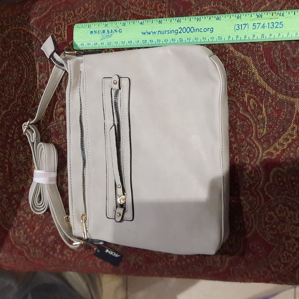 NWT GREY CROSSBODY BAG DEEP POCKETS CARRY ALL CROSS BODY PURSE GRAY